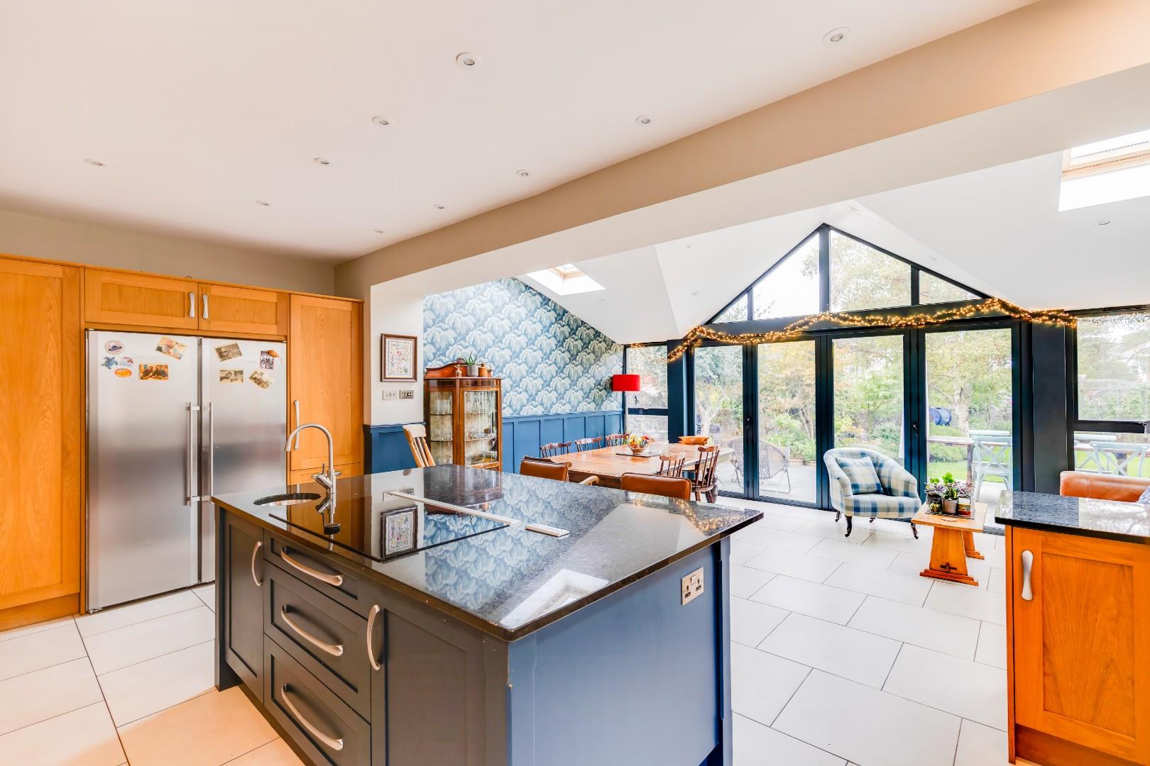 25 Cwrt-Y-Vil Road, Penarth, Vale of Glamorgan, CF64 3HP